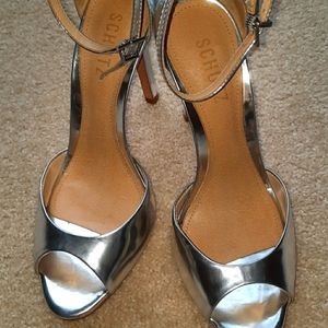 Silver Sexy Schutz sz 7 leather 4" High Heel